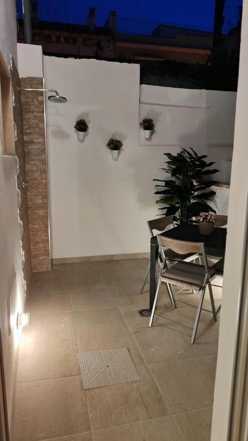 Apartamento Dimora Flo Bríndisi Exterior foto