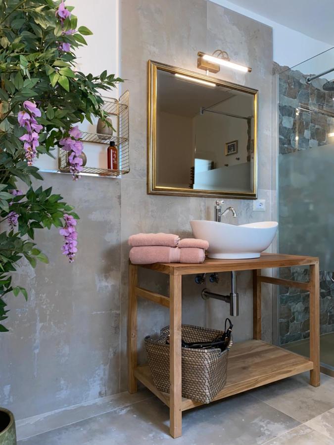 Apartamento Dimora Flo Bríndisi Exterior foto